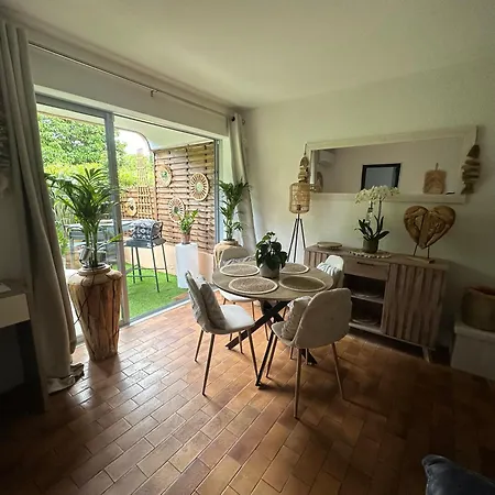 Tropez Centre Parking Et Jardin Prive Inclus Apartamento *