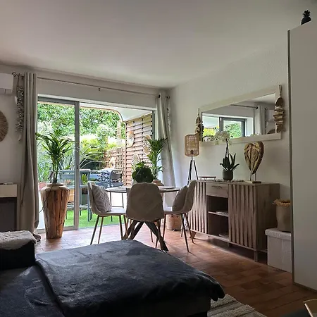 Tropez Centre Parking Et Jardin Prive Inclus Apartamento *