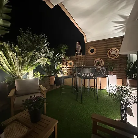 Tropez Centre Parking Et Jardin Prive Inclus Апартаменты *