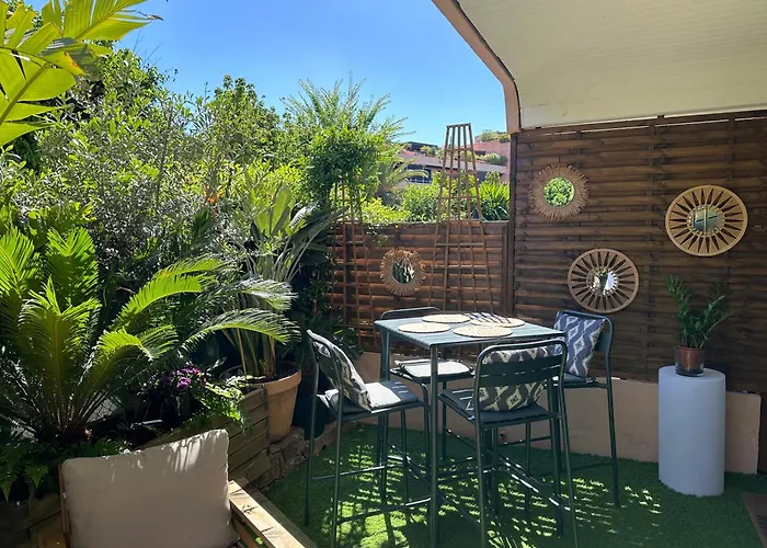 Tropez Centre Parking Et Jardin Prive Inclus Apartman