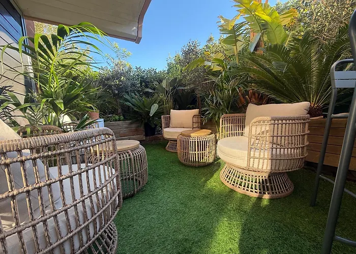 Tropez Centre Parking Et Jardin Prive Inclus Сен-Тропе