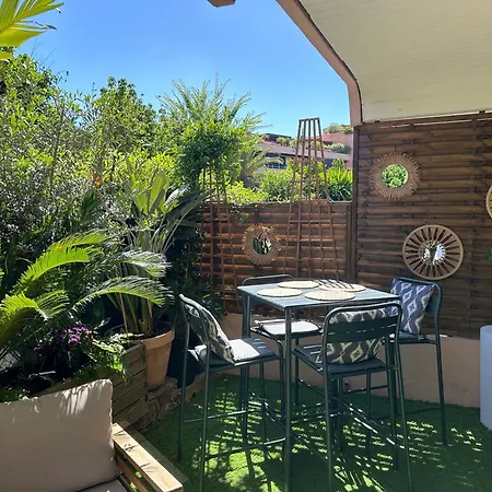 Tropez Centre Parking Et Jardin Prive Inclus アパート