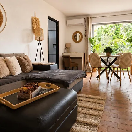 Tropez Centre Parking Et Jardin Prive Inclus Apartment Saint-Tropez